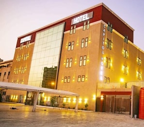 Mặt tiền nơi lưu trú