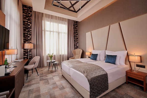 Ropa de cama hipoalergénica y minibar