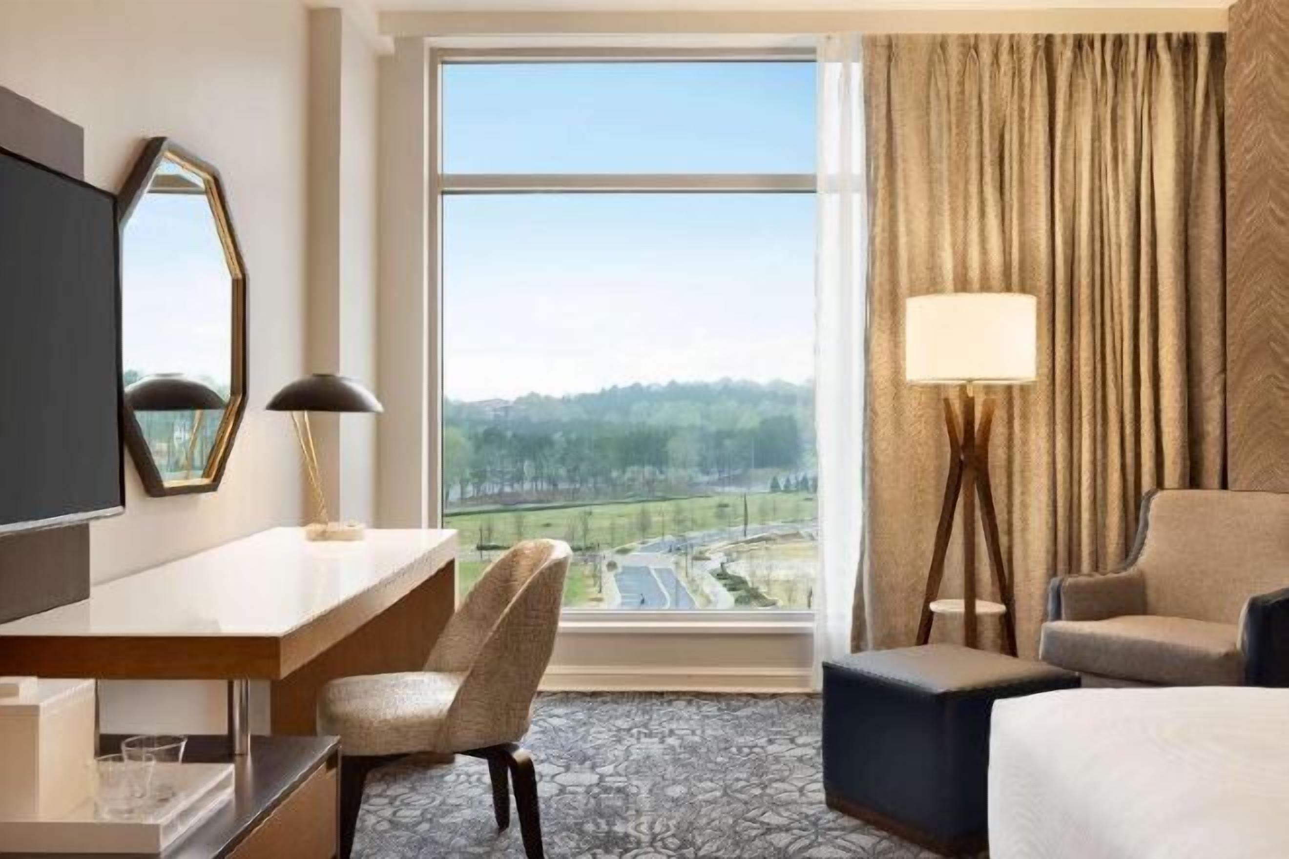 Egyptian cotton sheets, premium bedding, pillowtop beds, in-room safe