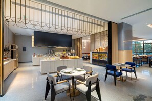 Daily buffet breakfast for a fee - Hilton Garden Inn Changde Dingcheng (Changde)