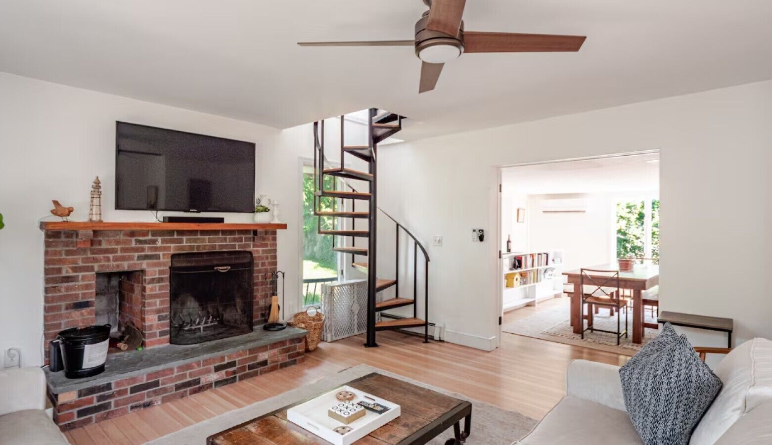 Quahog Cottage- Full Home With A Private Yard - Rhode Island