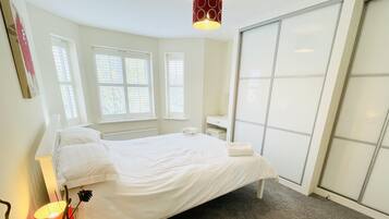 2 makuuhuonetta, Wi-Fi, vuodevaatteet