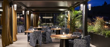 2 Restaurants, Mittagessen, Abendessen, italienische Küche