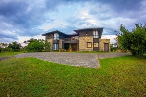 Exterior - Ol Pejeta Mansion (Nanyuki)