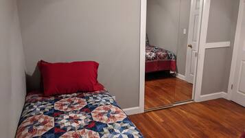 3 bedrooms, iron/ironing board, free WiFi, bed sheets