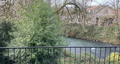 LARGE Upstairs 2 Bed 2 Bath condo Creek View!