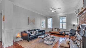 Smart-tv och eldstad