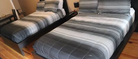 2 sovrum, internet och sängkläder