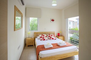 3 bedrooms, iron/ironing board, Internet, bed sheets