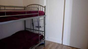 2 chambres, fer et planche Ă repasser, lit parapluie, Wi-Fi gratuit