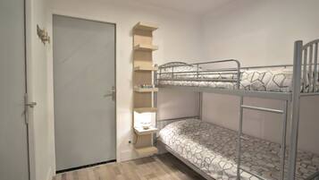 2 Schlafzimmer, Bügeleisen/Bügelbrett, Reisekinderbett, kostenloses WLAN