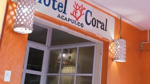 Unclassified image, 4 of 31, button - Hotel Coral (Acapulco)