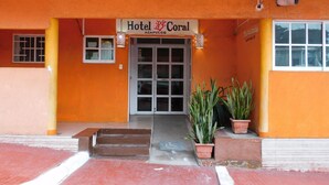 Unclassified image, 3 of 31, button - Hotel Coral (Acapulco)