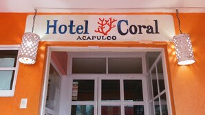 Unclassified image, 2 of 31, button - Hotel Coral (Acapulco)