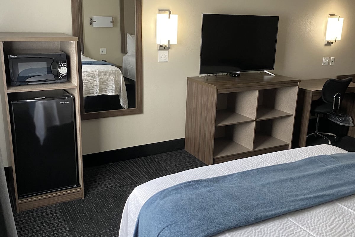 desk, iron/ironing board, free wifi, bed sheets