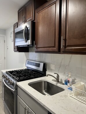 微波炉、烤箱、炉灶、洗碗机