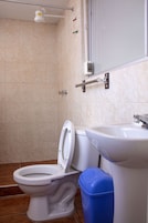 Ducha, artículos de tocador gratuitos, toallas, jabón