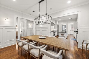 Dining - Available for Holiday Stays! Professionally Decorated! 5 Bikes! Golf Cart! (Panama City Beach)