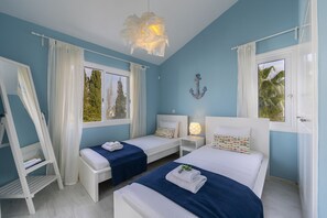 3 bedrooms, iron/ironing board, Internet, bed sheets