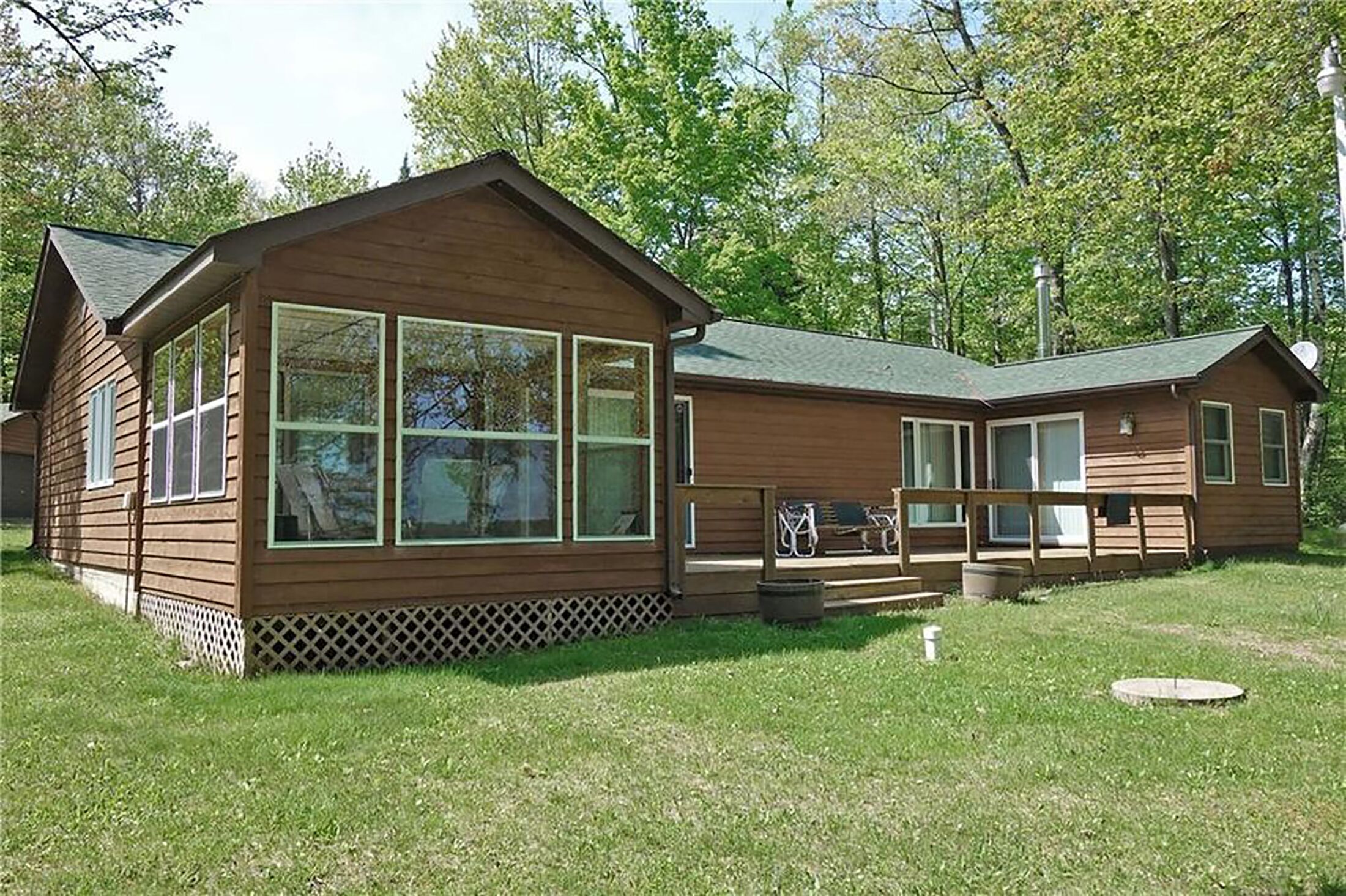 1900 miles of shoreline on the Chippewa Flowage to explore, great fishing, and great for water sports