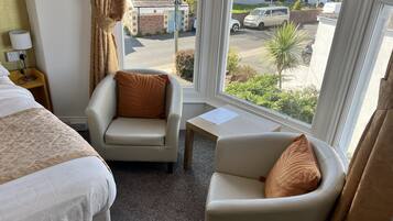 Standard-Doppelzimmer, mit Bad, Hafenblick