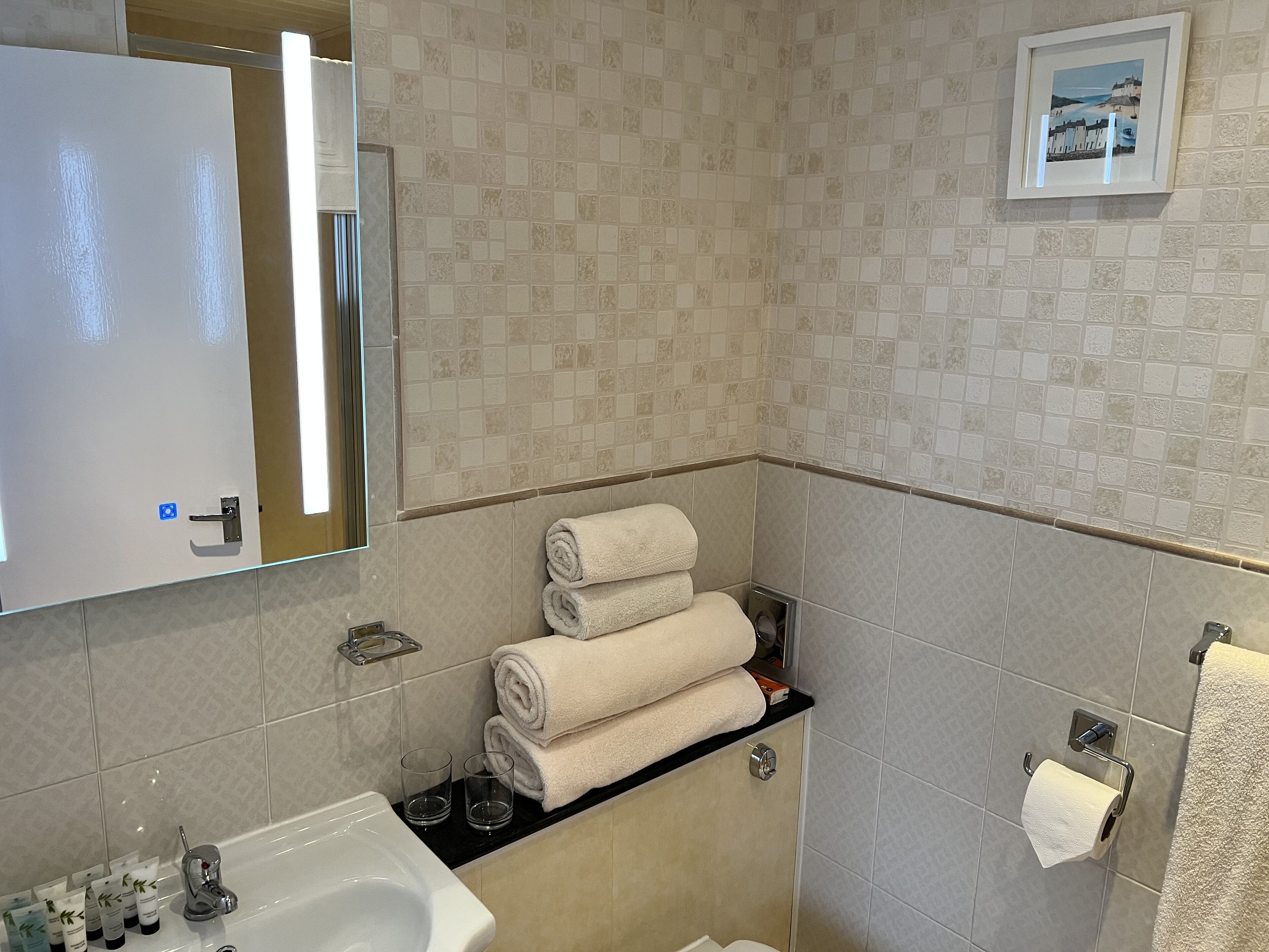 Comfort-Vierbettzimmer, mit Bad | Badezimmer