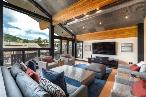 Penthouse Silver Lake Village by Luxury Mountain Destinations