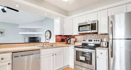 Cute and Cozy 3 Bedroom Ranch Home w/ Deck and Fenced Yard