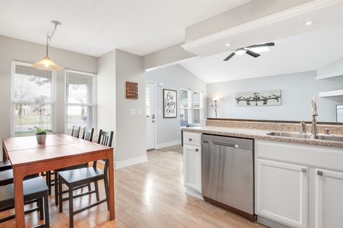 Cute and Cozy 3 Bedroom Ranch Home w/ Deck and Fenced Yard