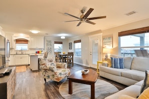 TV - Beachfront Gulf Views!!!! Newly added playground!! (Surfside Beach)