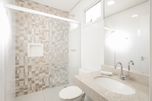 Standard Triple Room, 3 Single Beds | Bathroom | Free toiletries, towels, soap, shampoo - Sumaré Park Hotel (Sumare)