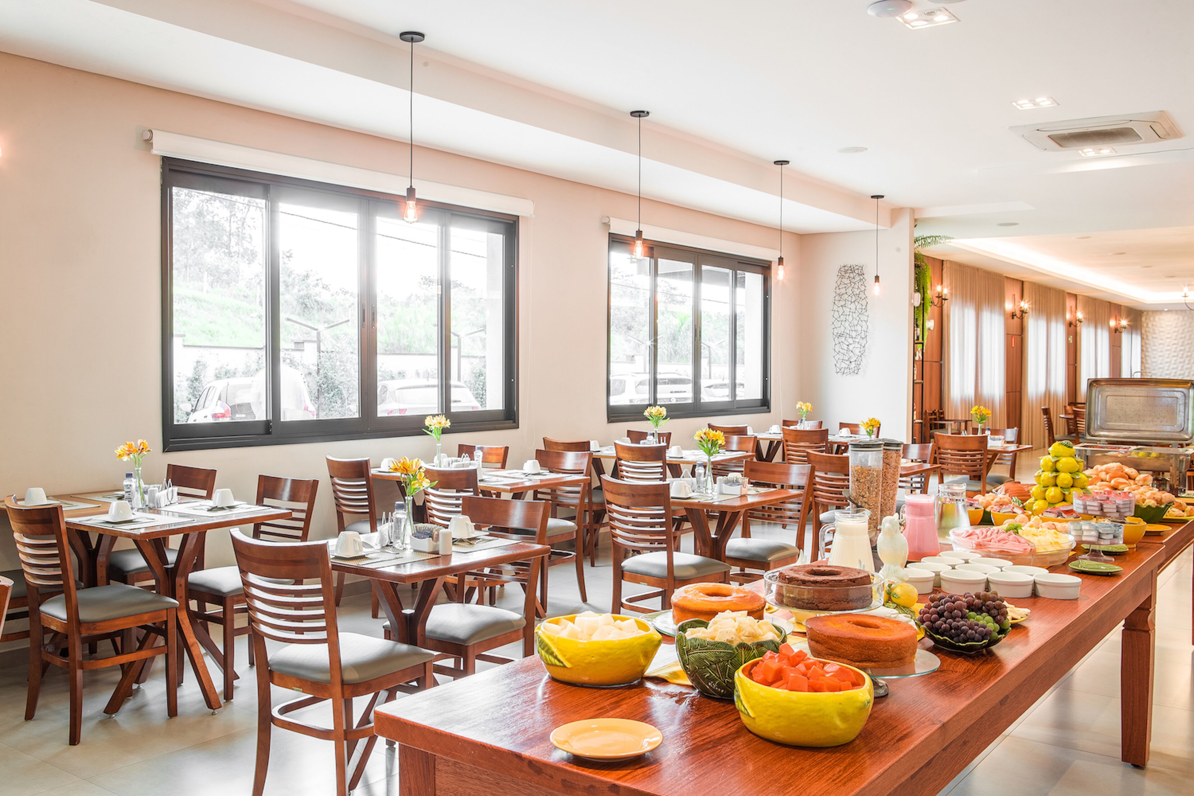 包每日自助早餐