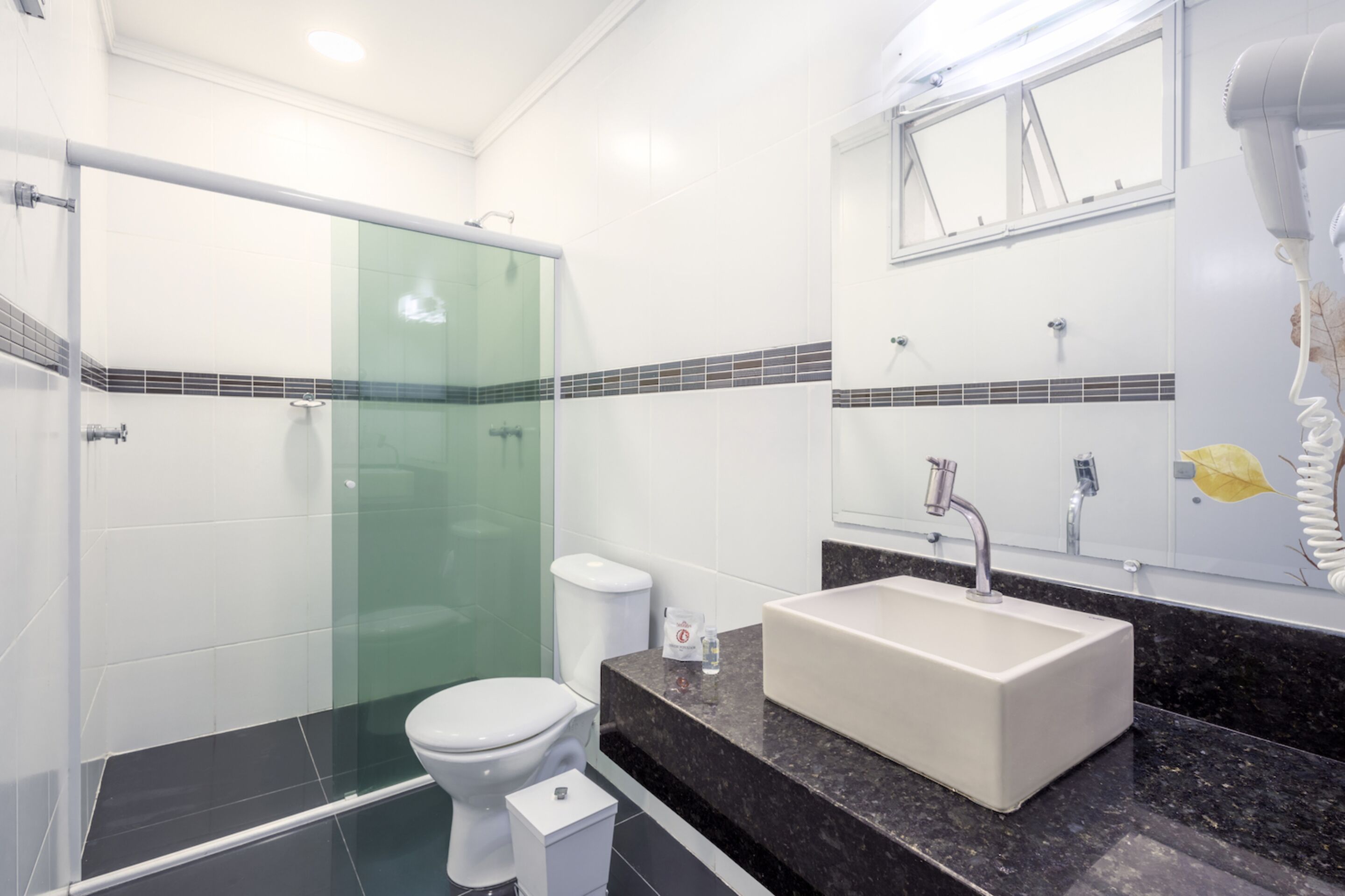 superior quadruple room, jetted tub | bathroom | free toiletries, towels, soap, shampoo