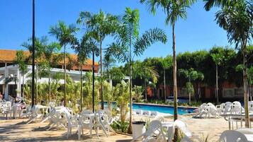 Piscina externa, piscina aquecida