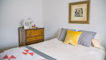 2 bedrooms, WiFi, bed sheets, wheelchair access