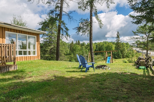 C1 Lakefront Cottage - Nature Getaway in Peaceful Northern Ontario