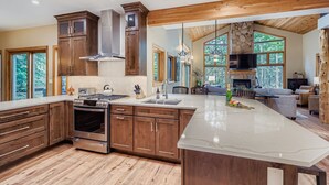 Private kitchen - Foxtail Gardens  | Heart of Breck | View | Hot Tub (Breckenridge)
