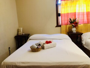 Habitación doble Deluxe | 1 habitación, wifi gratis y ropa de cama