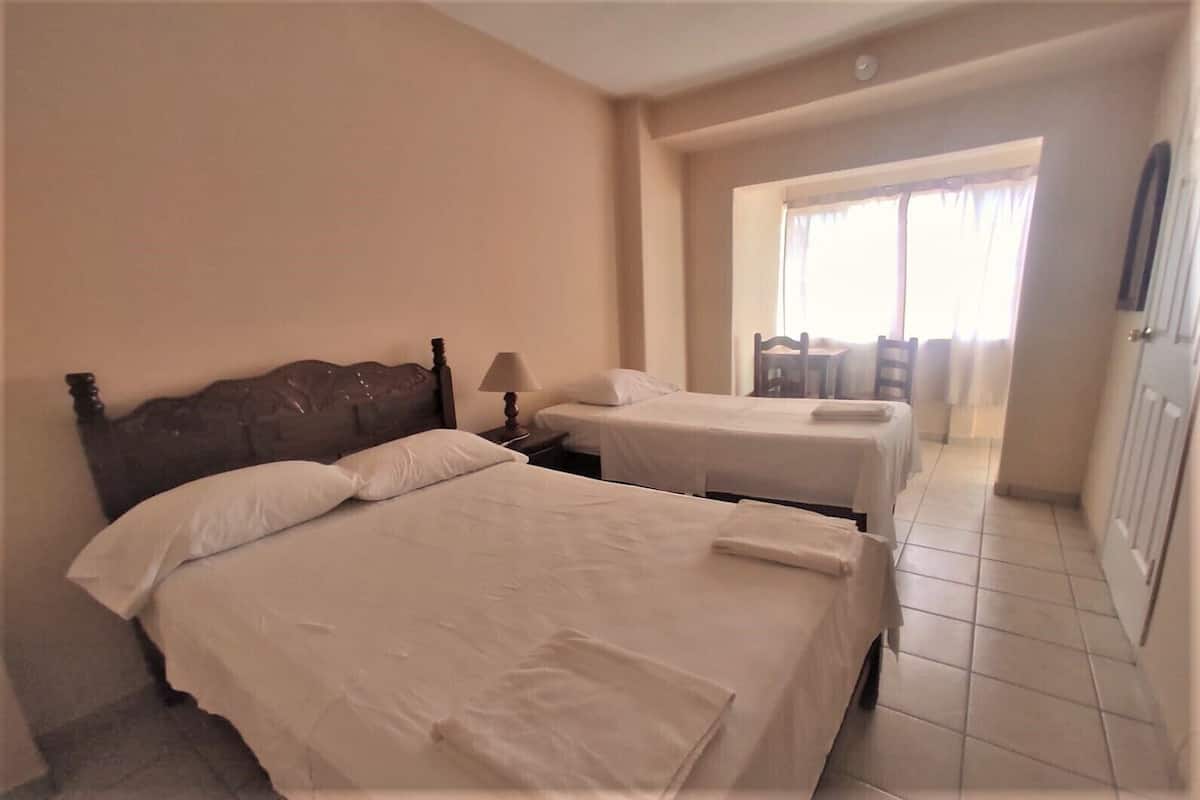 Traditional-Dreibettzimmer (cruzando la calle)