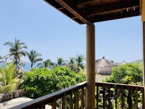 View from room - Hotel Paraiso del Pescador By Rotamundos (Santa María Tonameca)