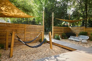 Property grounds - Charles on 11th: Historic Gem, Events & Groups! (Birmingham)