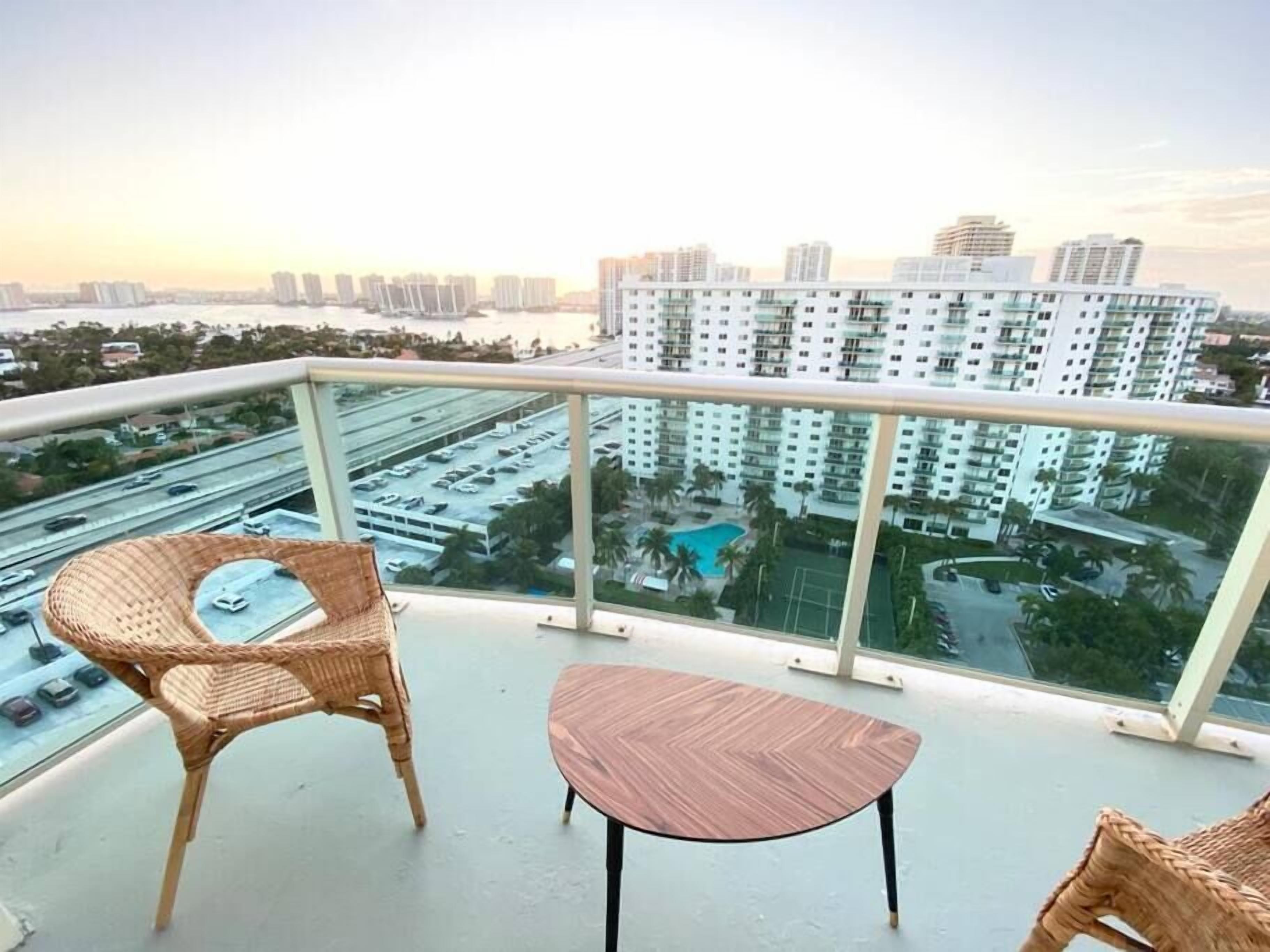 المنطقة المحيطة بالمنشأة