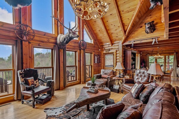 TV, fireplace, table football, offices - Ponderosa 1887 - 300 degree views, 3 ensuites, hot tub, pool table (Vilas)