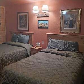 Basic Room, 2 Queen Beds