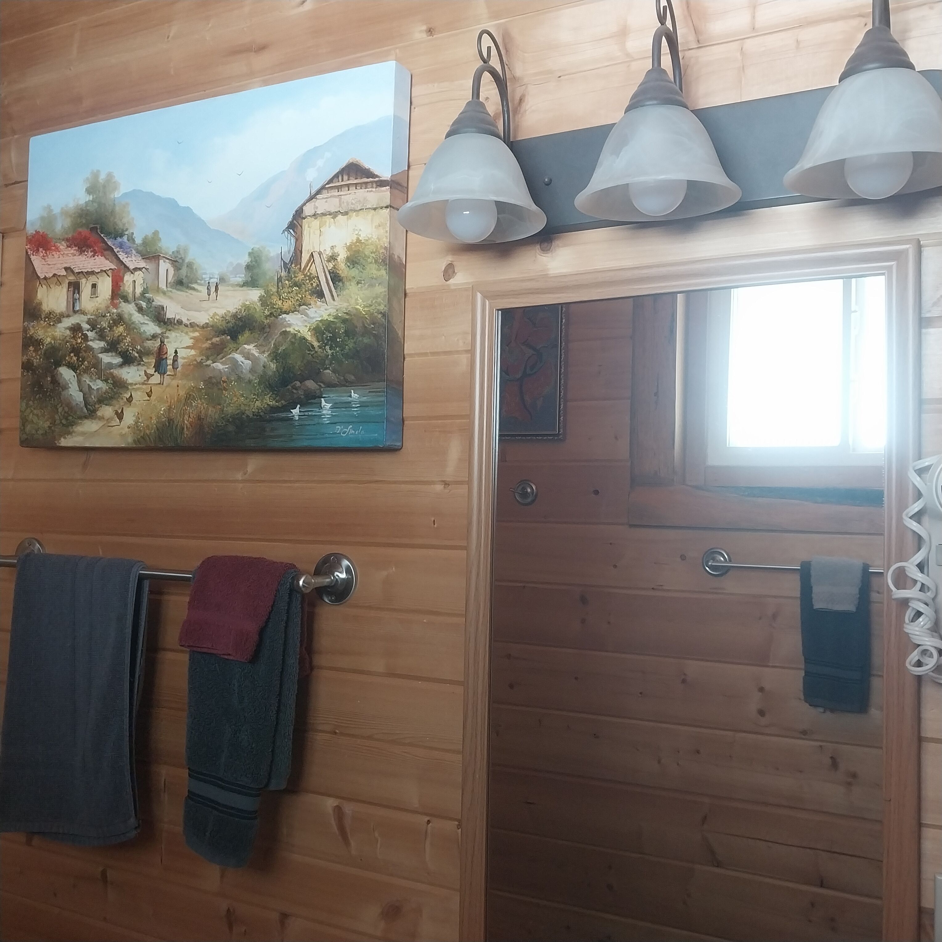 Basic Room, 2 Queen Beds | Bathroom | Combined shower/tub, free toiletries, hair dryer, towels