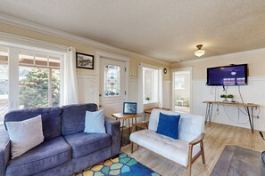 Fernseher, DVD-Player, Bücher