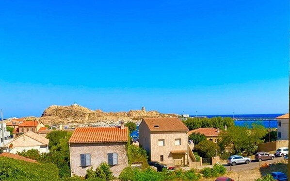 Exterior - Charming 2-room apartment downtown - sea view - harbor view (Ile Rousse)