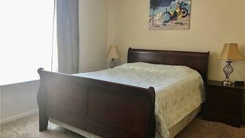 House | 2 bedrooms, desk, free WiFi