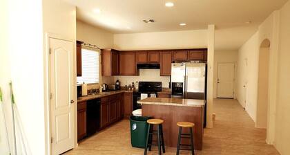 Desert Shadows - Updated 3 Bedroom House in Tucson