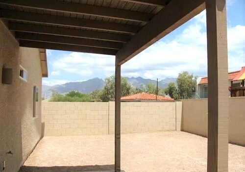 Desert Shadows - Updated 3 Bedroom House in Tucson